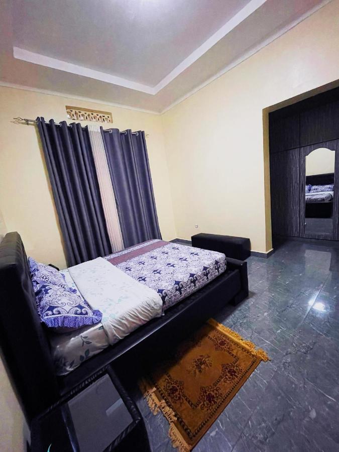 Zeo Airbnb - Cheap Apartment In 키갈리 외부 사진
